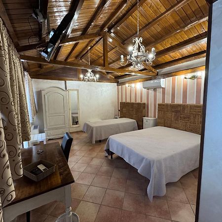 B&B Oasi Di Mamma Clara Latina Buitenkant foto